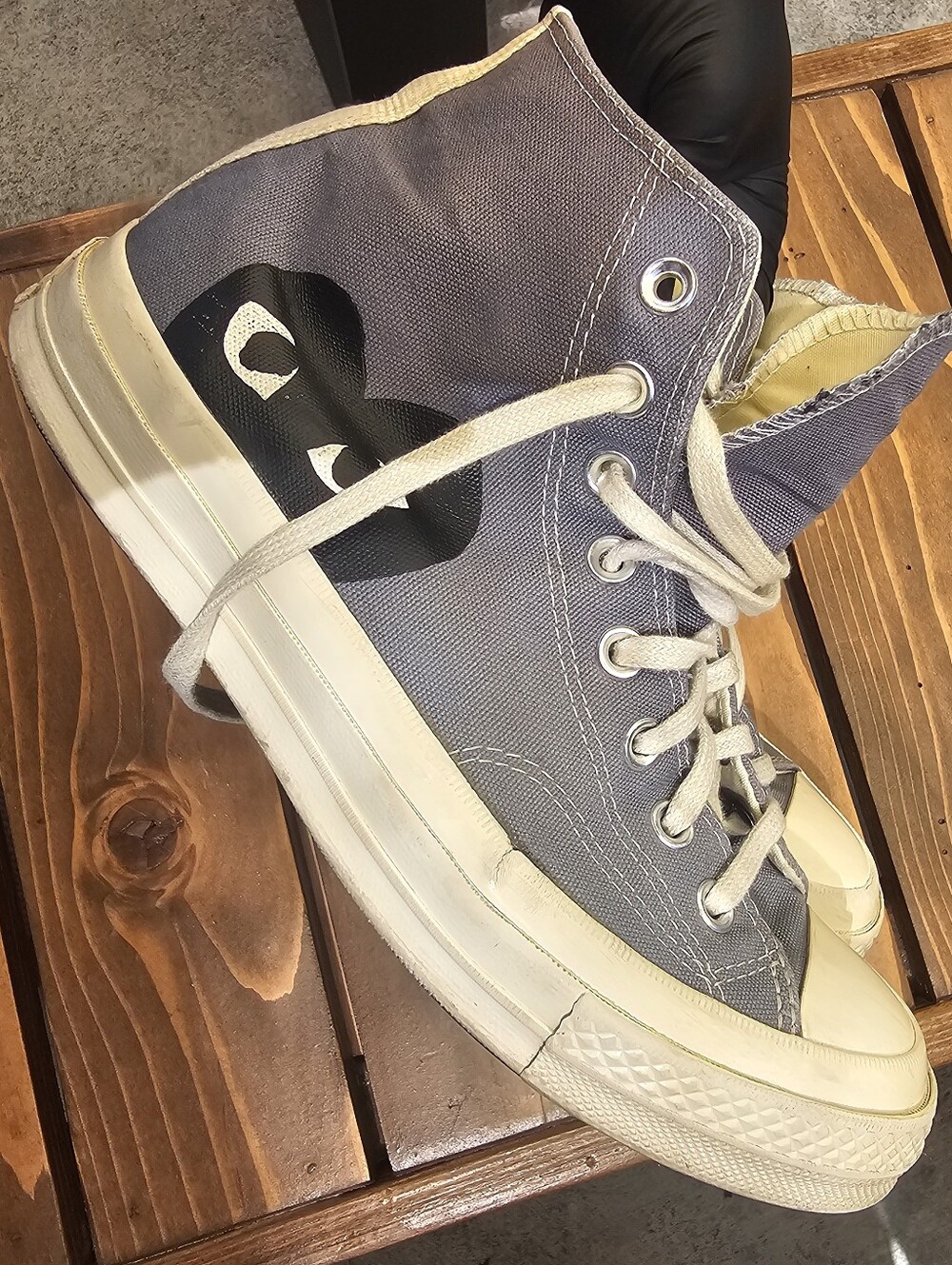 Converse x Comme des Garçons PLAY Chuck Taylor High Top Sneakers – Men's 7 / Wom
